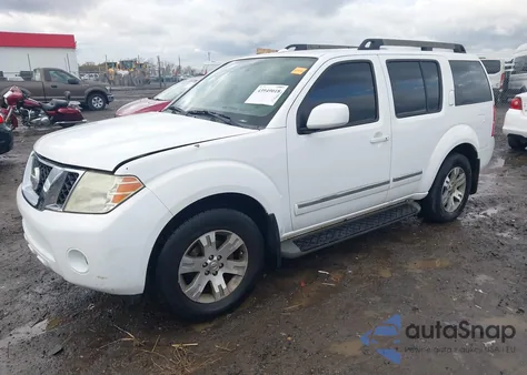 2011 Nissan Pathfinder Silver z USA, uszkodzony, nr VIN 5N1AR1NN2BC608409
